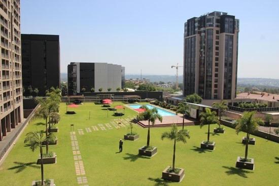 2 Bedroom 2 Bath Luxury - Sandton Cbd Johannesburg Dış mekan fotoğraf