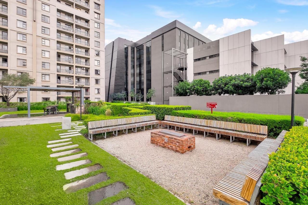 2 Bedroom 2 Bath Luxury - Sandton Cbd Johannesburg Dış mekan fotoğraf